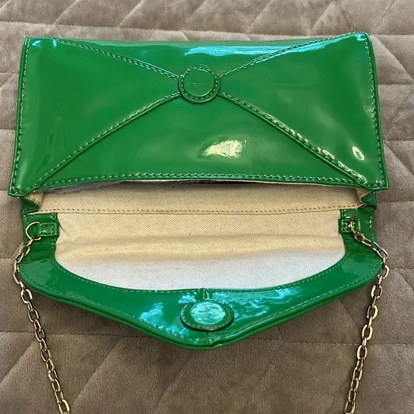 Antonio Melani Green Ava convertible Clutch or Shoulder Bag w/ gold chain strap - Picture 8 of 17